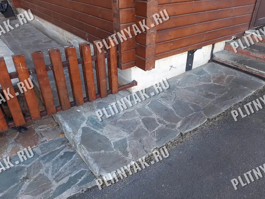 Серо-зелёный златолит